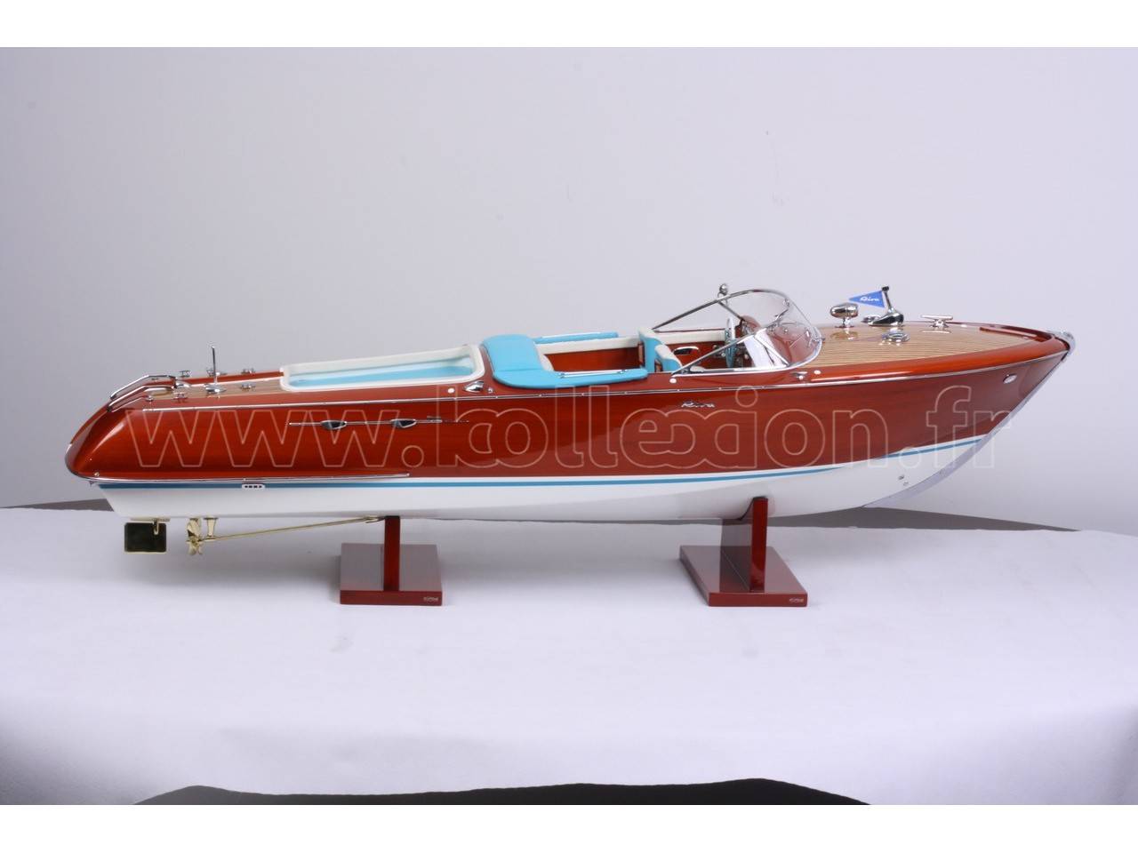 ＜超美品＞ 木製模型　クルーザー　リーバ・アクアラマ（ブルーカラー仕様） 超美品＞ 木製模型 クルーザー リーバ・アクアラマ（ブルーカラー仕様